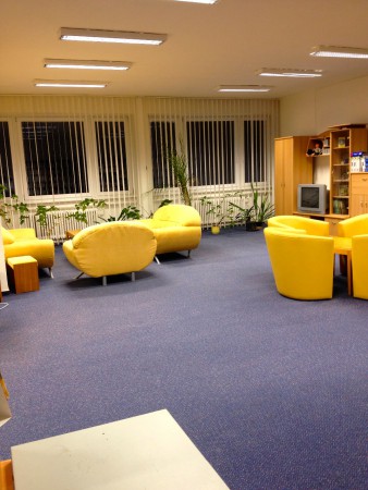 ...kým vypnú svetlá a knižnica sa ponorí do nočného ticha...